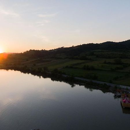 Hotel La Pescador Dd Berzasca Zewnętrze zdjęcie