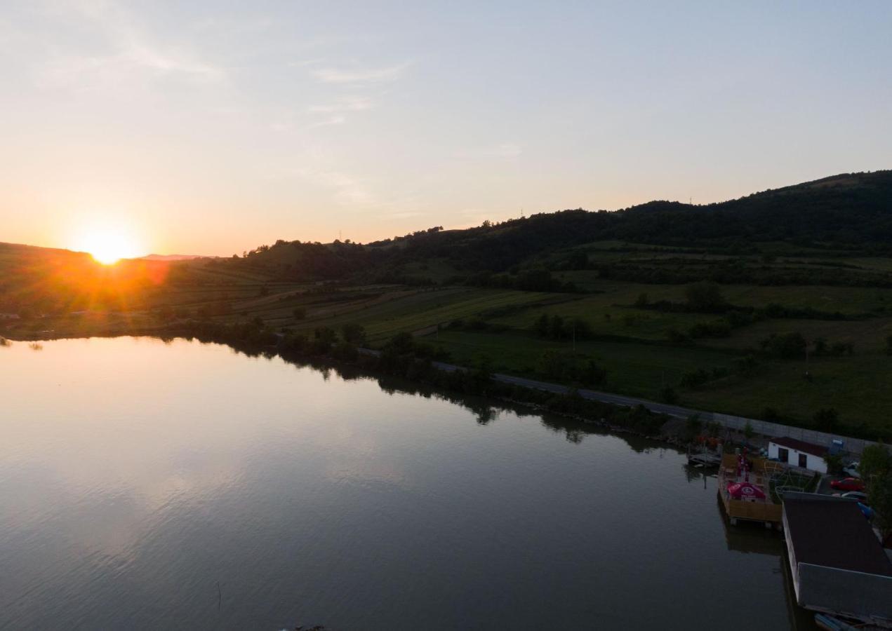 Hotel La Pescador Dd Berzasca Zewnętrze zdjęcie
