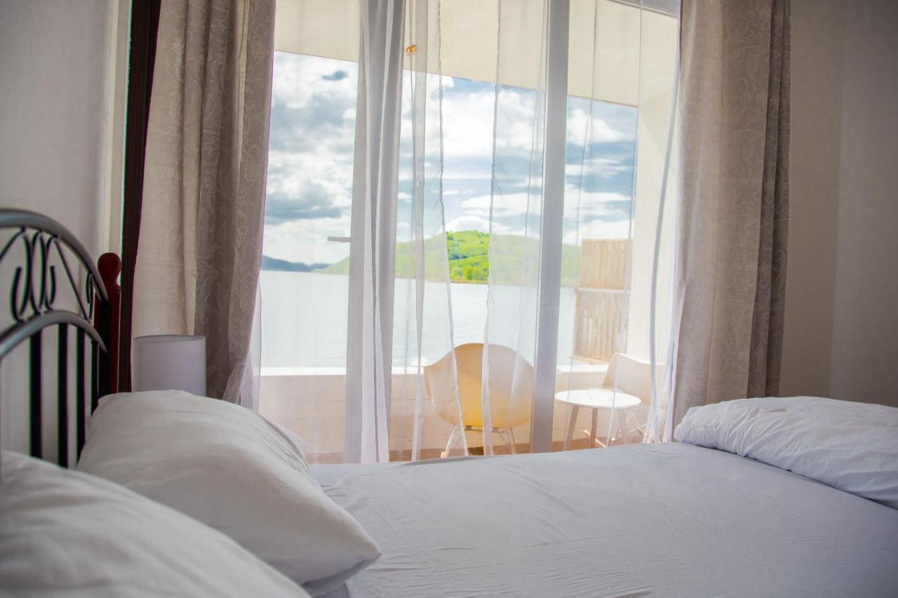 Hotel La Pescador Dd Berzasca Zewnętrze zdjęcie